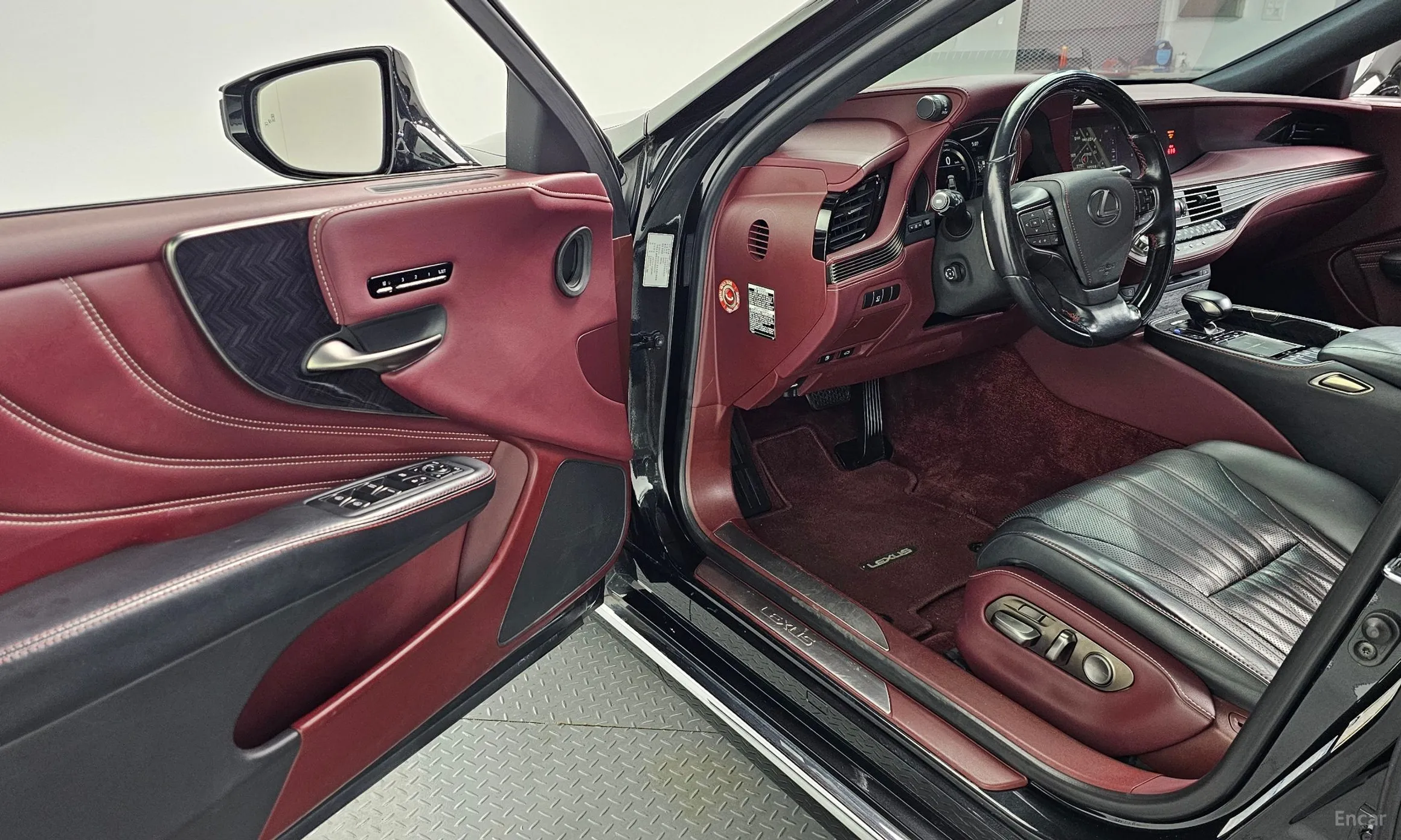 Lexus LS500h Gen 5 превью 10