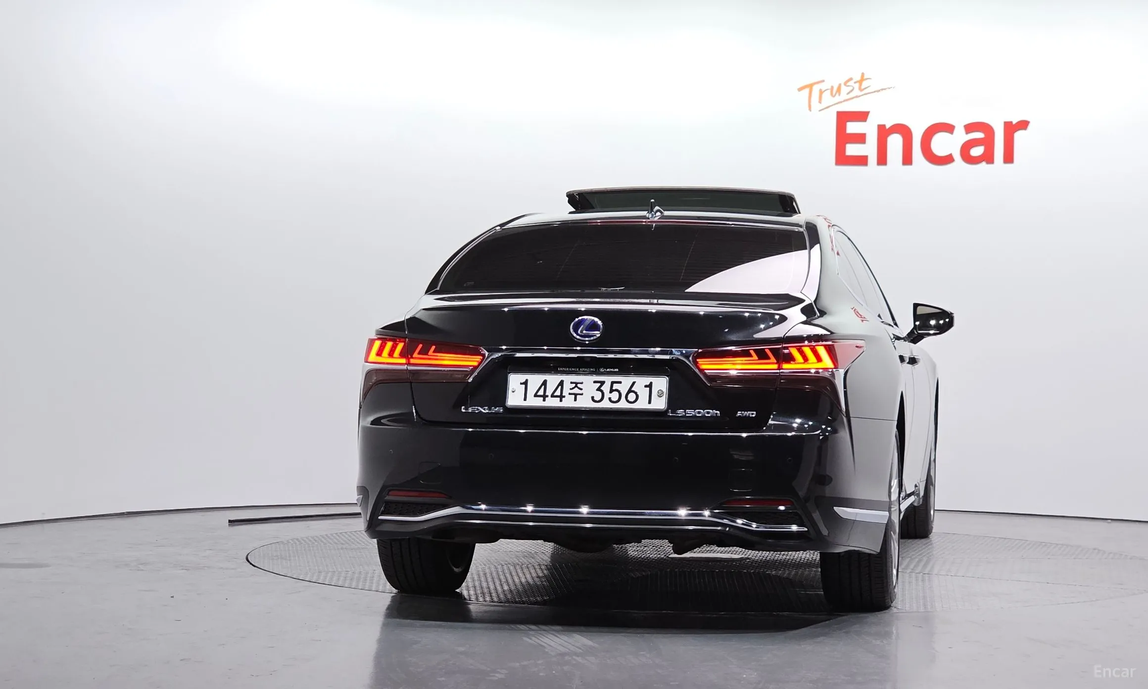 Lexus LS500h Gen 5 превью 4