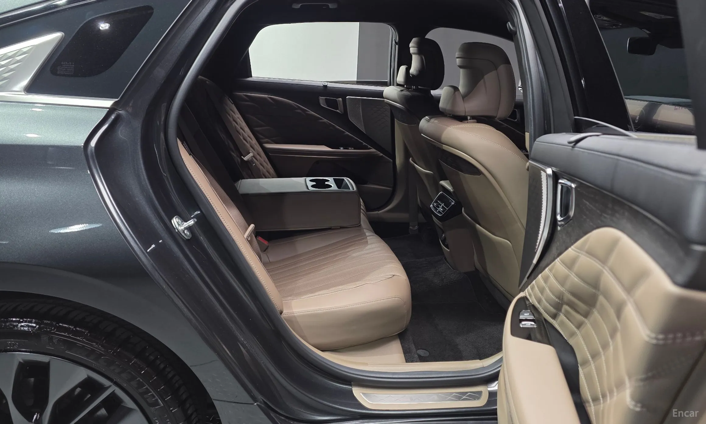 Kia K8 превью 11