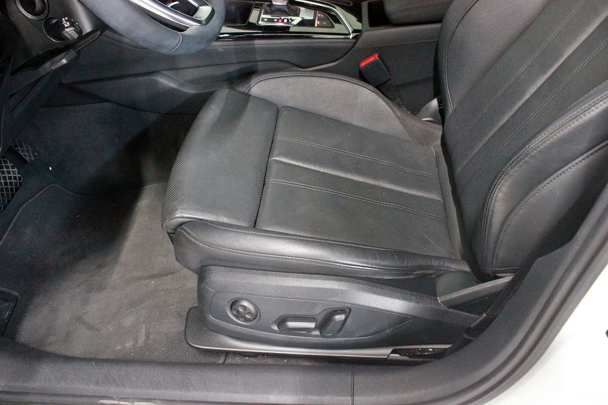 Audi A4 (B9) превью 17