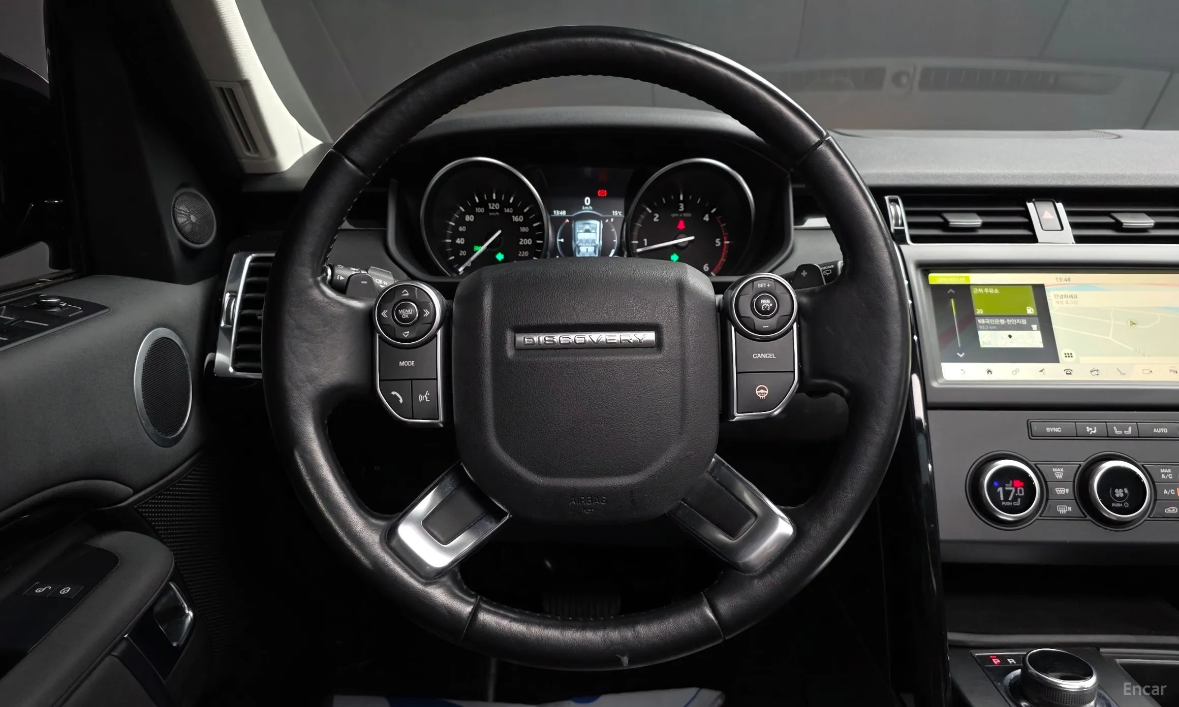 Land Rover Discovery 5 превью 13