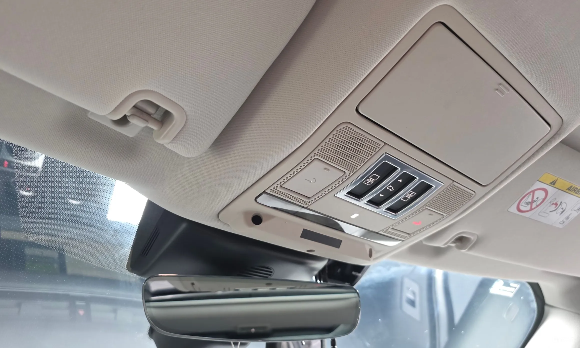 Land Rover Discovery 5 превью 19