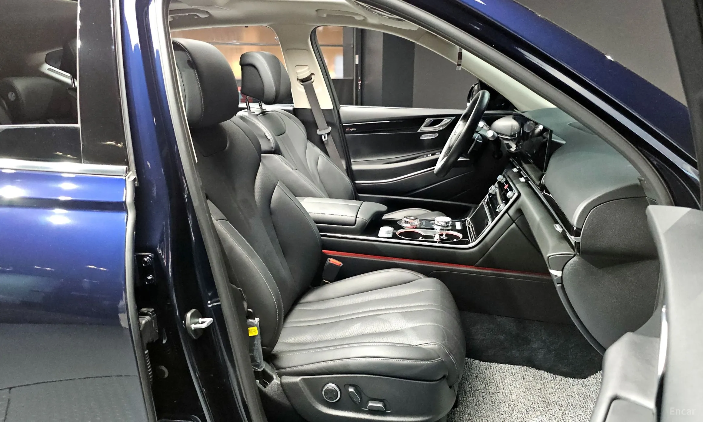 Genesis GV80 превью 12