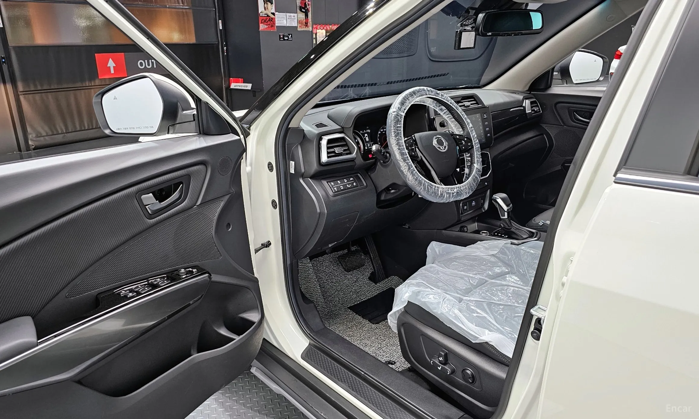 KG Mobility (SsangYong) Tivoli превью 10