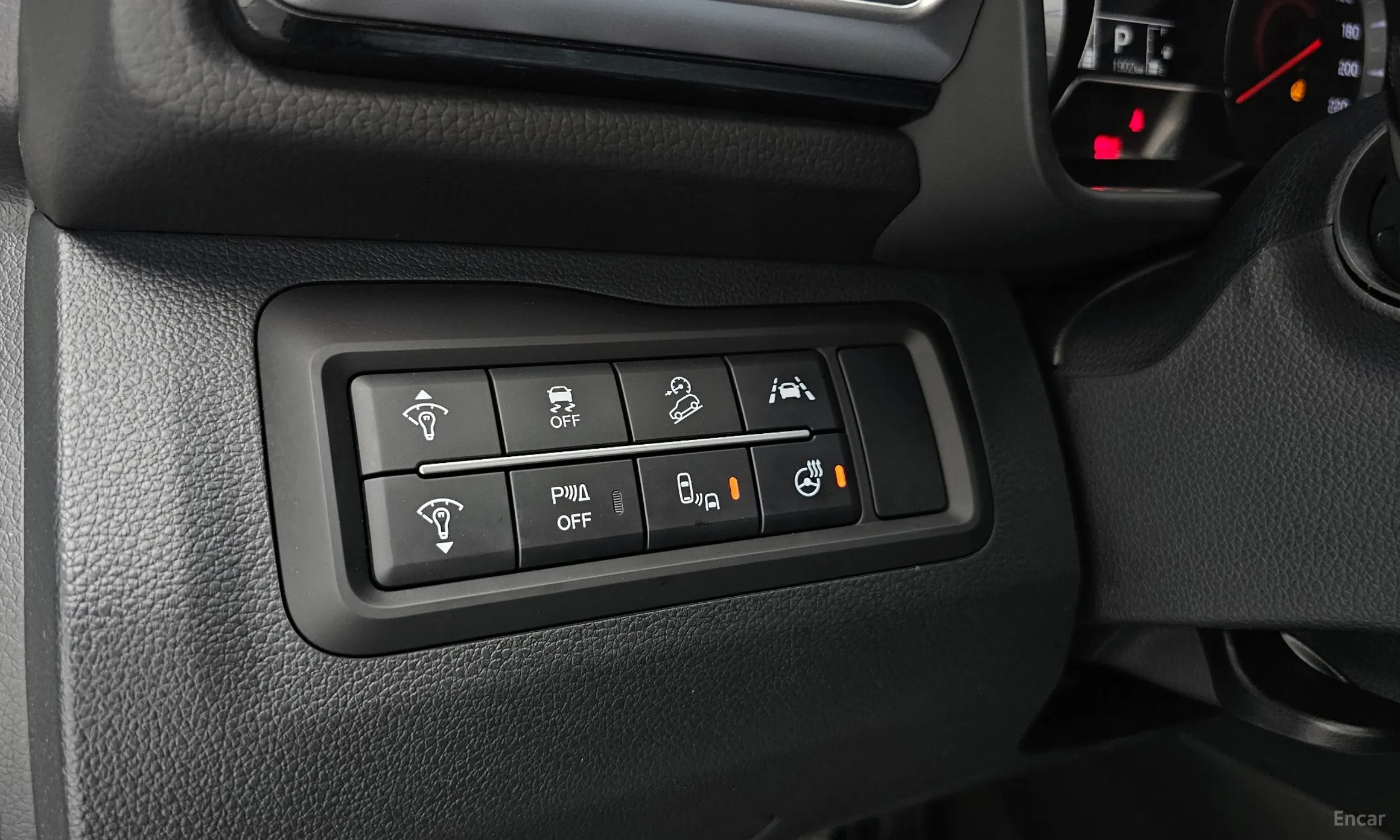 KG Mobility (SsangYong) Tivoli превью 14