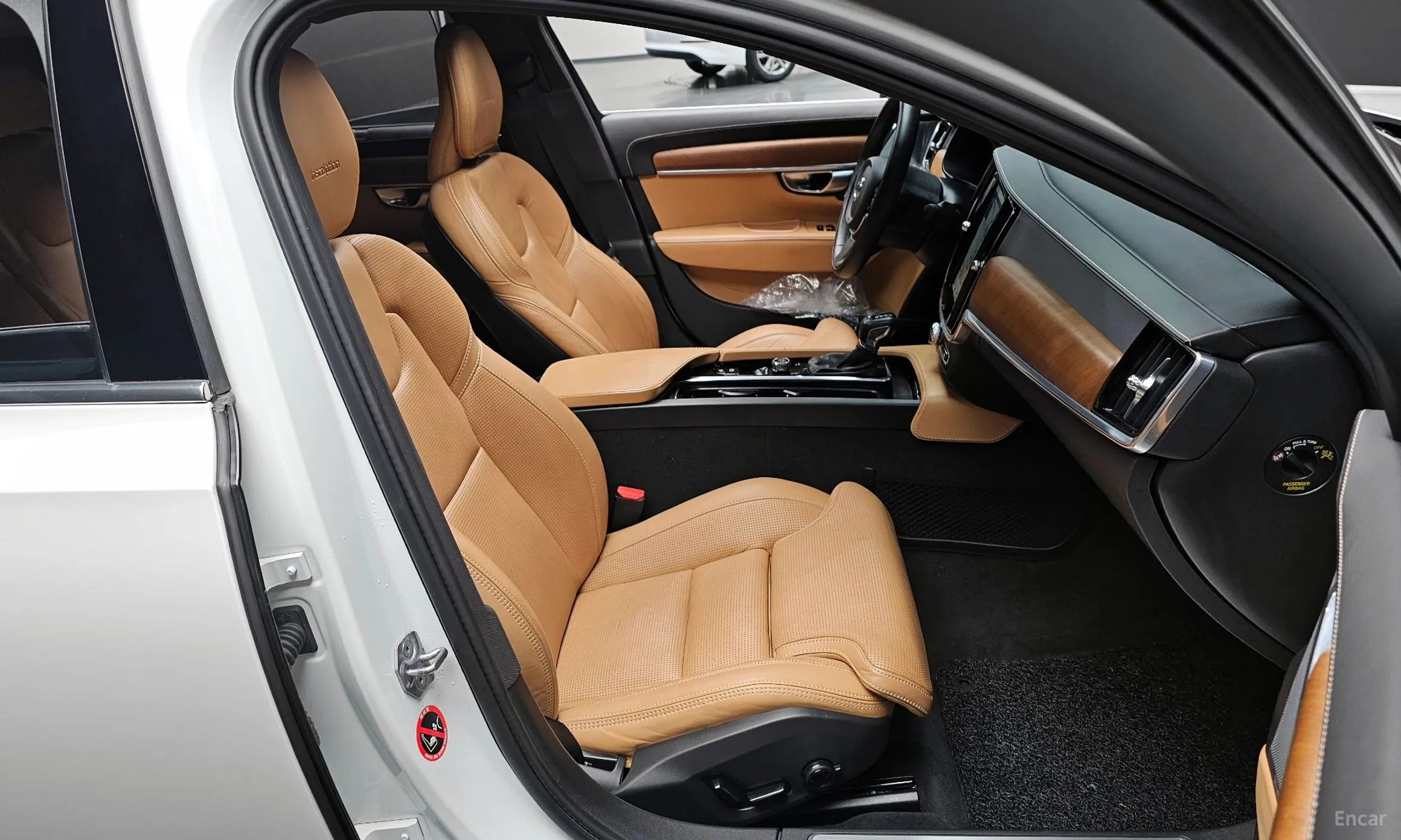 Volvo S90 превью 10