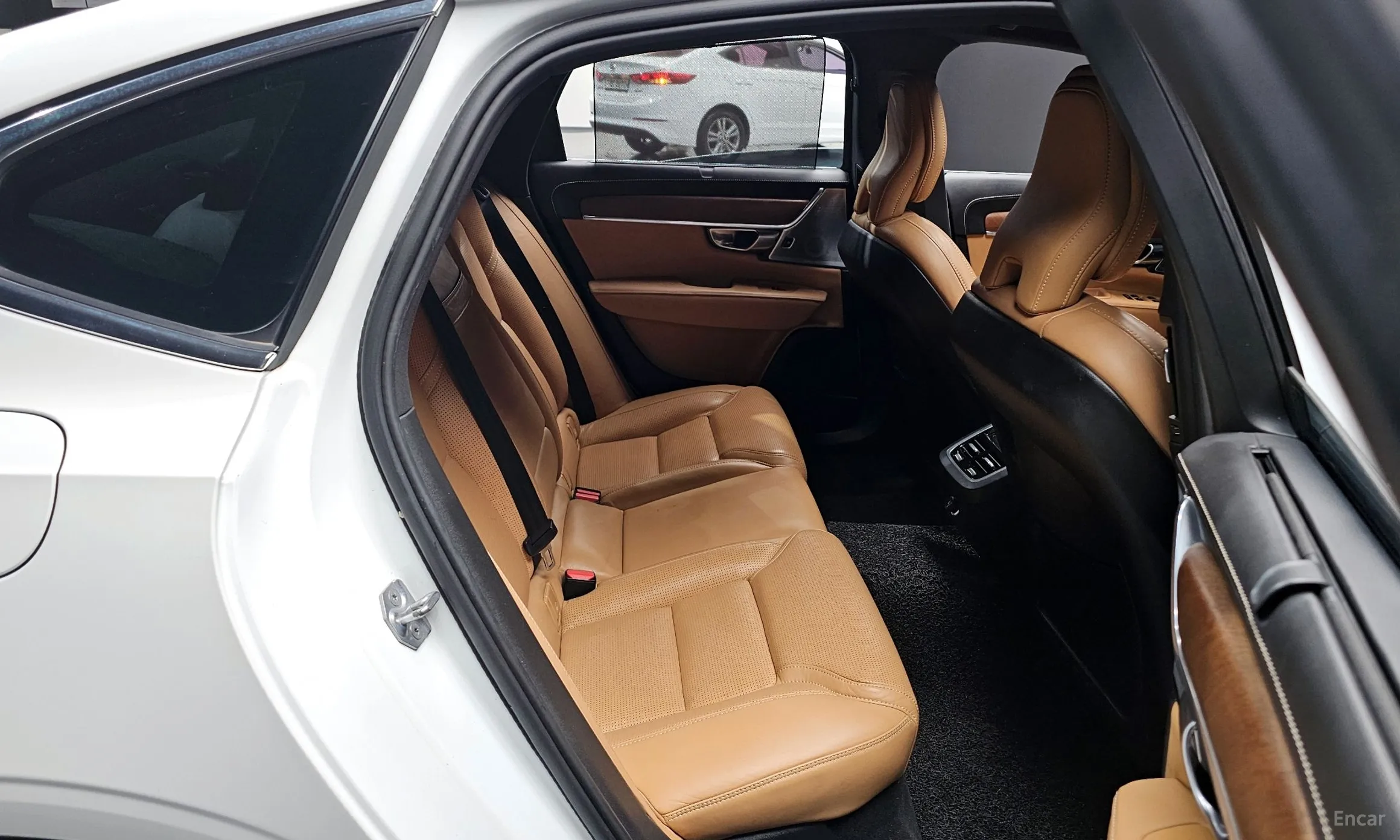 Volvo S90 превью 11