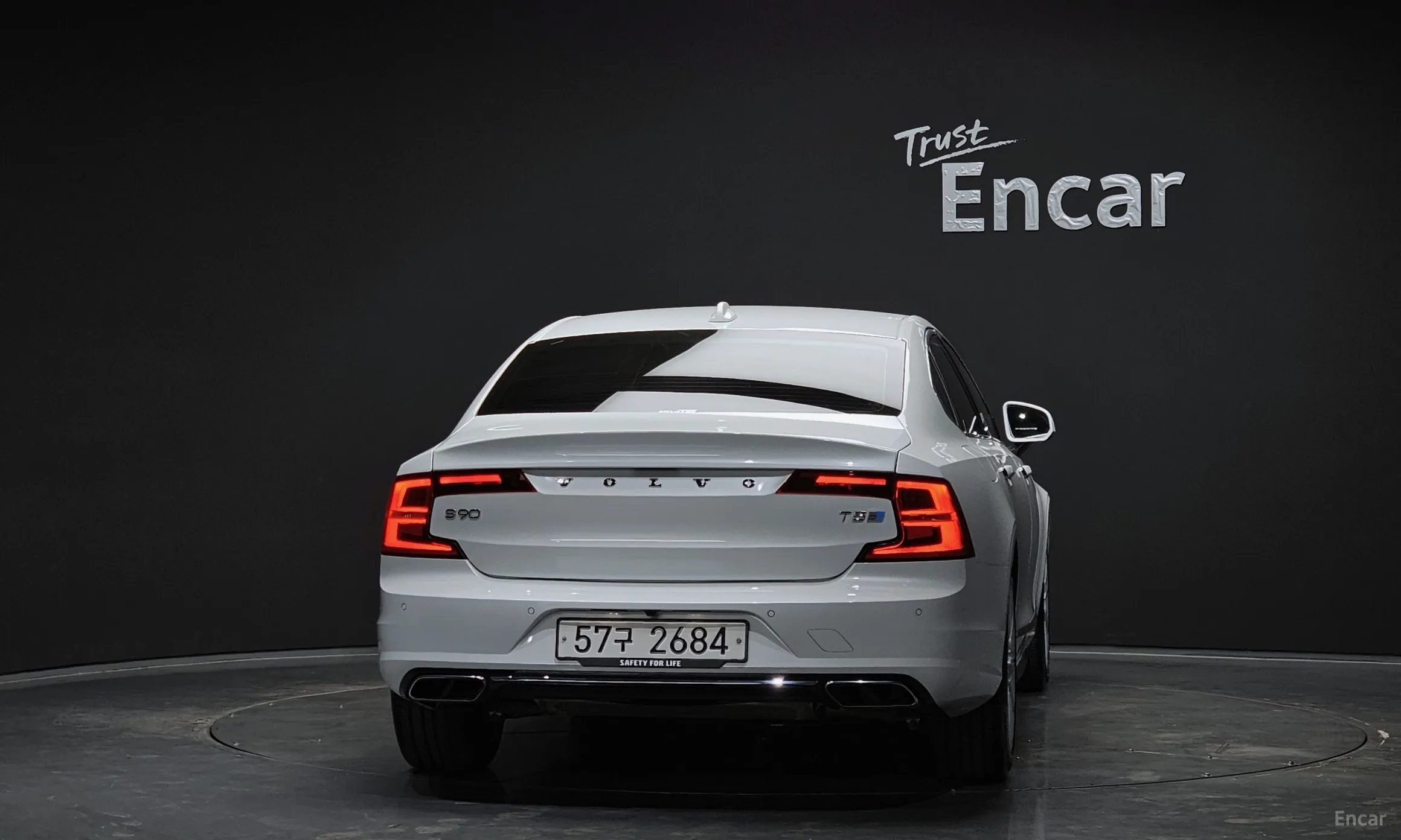 Volvo S90 превью 4