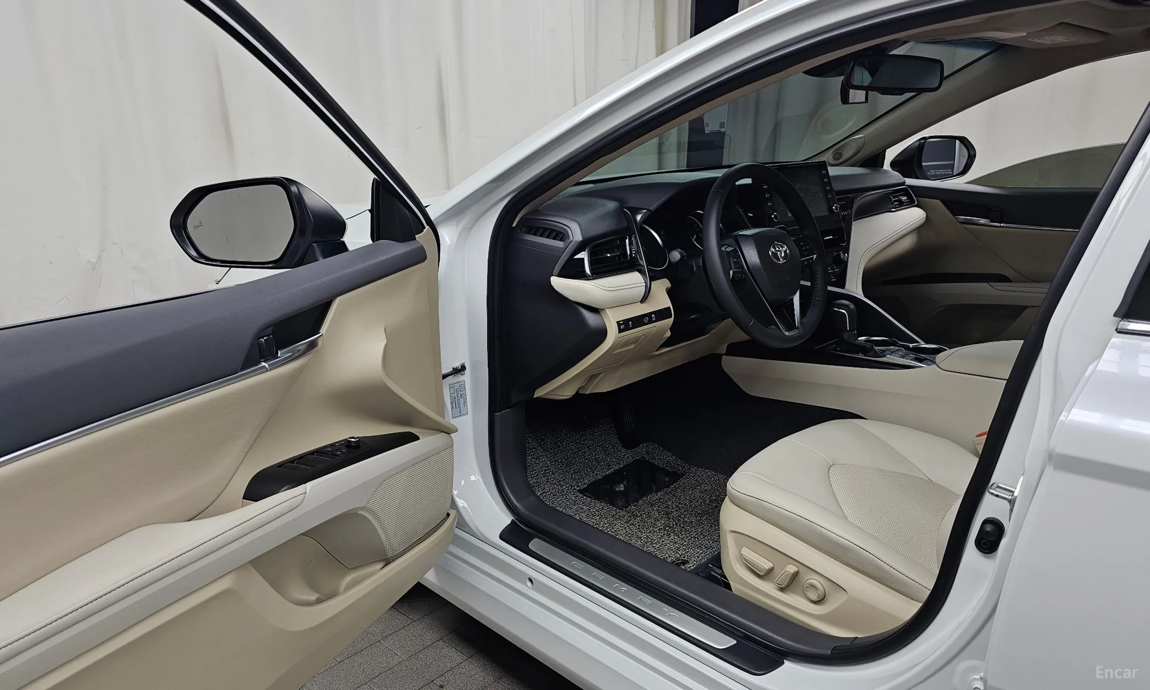 Toyota Camry (XV70) превью 10