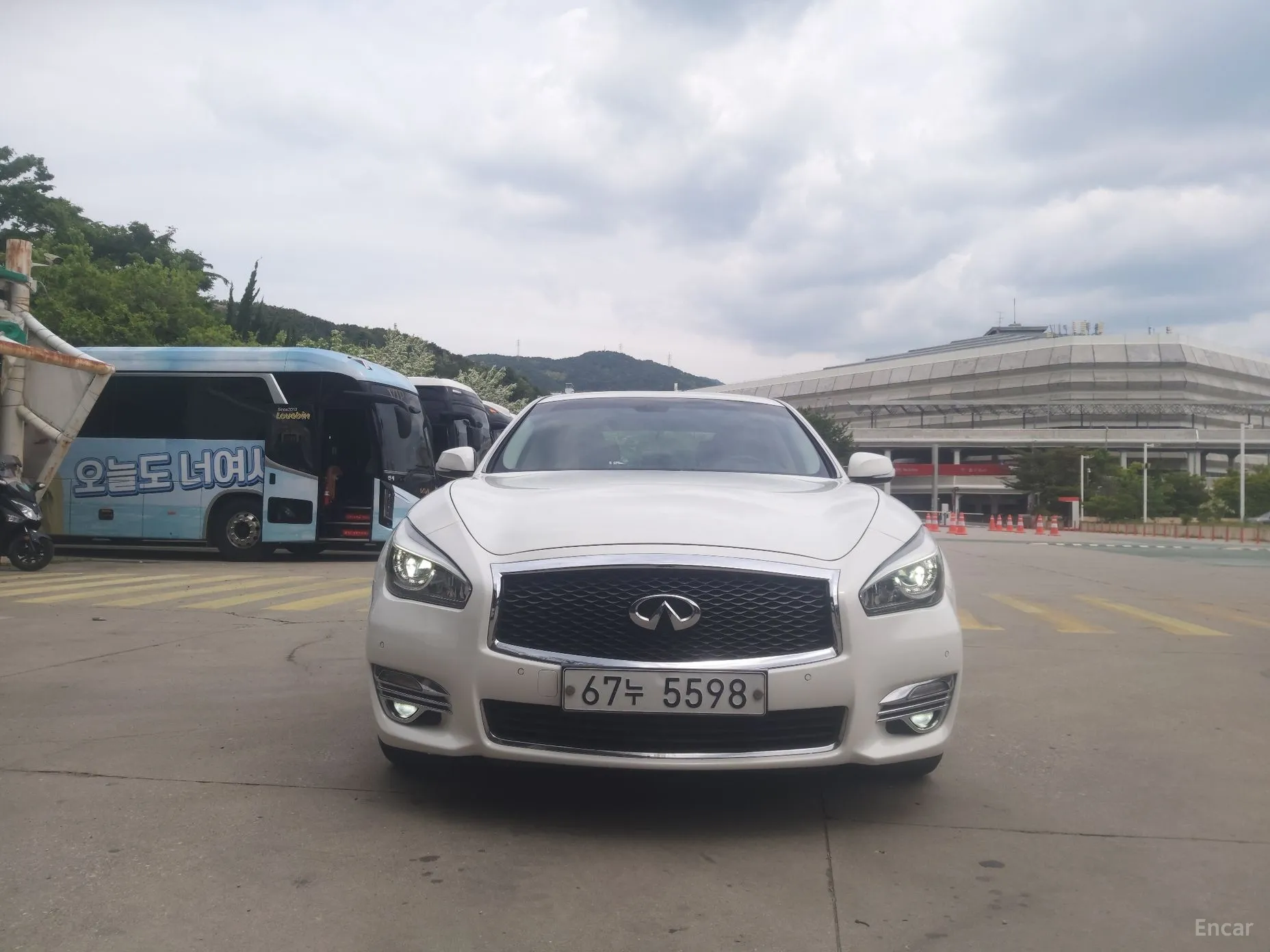 Infiniti Q70 превью 3