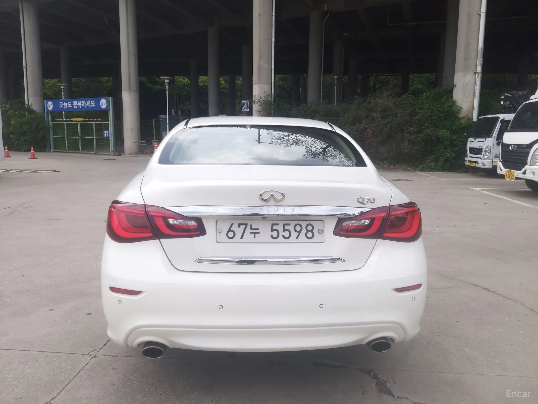 Infiniti Q70 превью 4