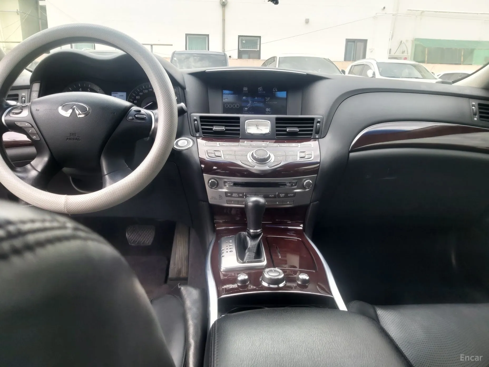 Infiniti Q70 превью 7