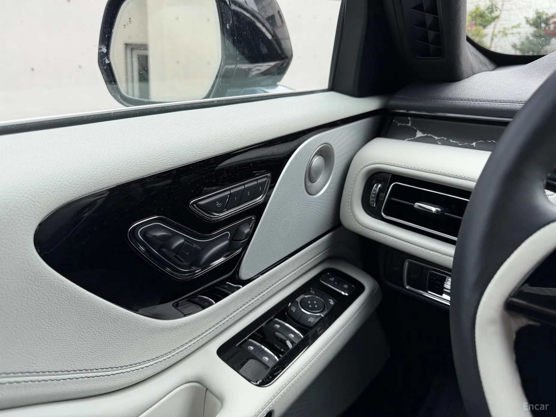 Lincoln Aviator 2nd Generation превью 13