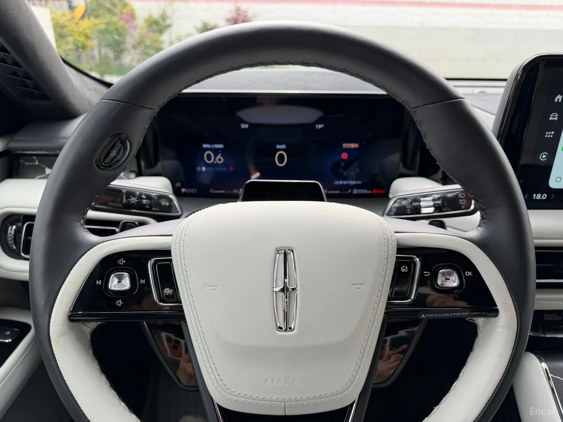 Lincoln Aviator 2nd Generation превью 18