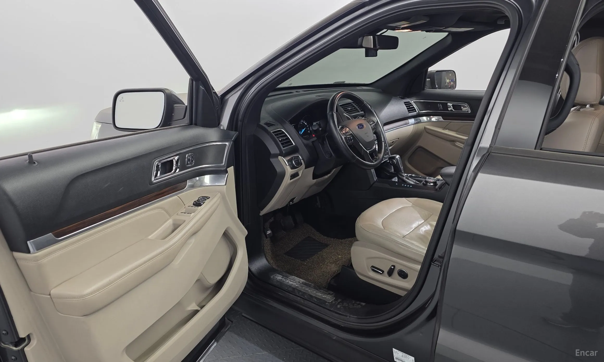 Ford Explorer превью 10