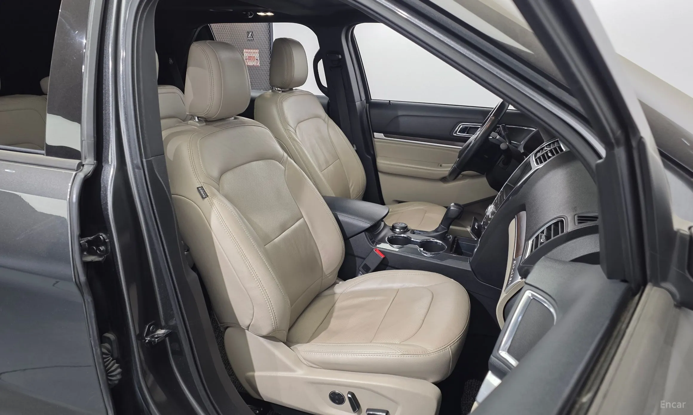 Ford Explorer превью 12
