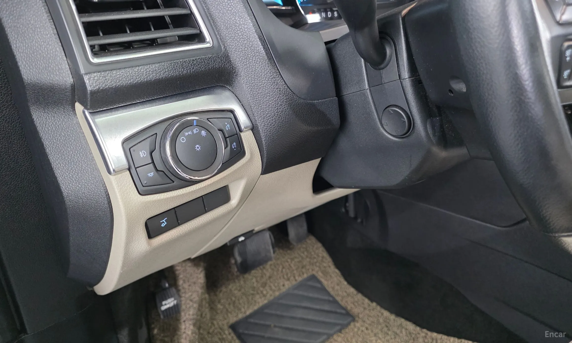 Ford Explorer превью 15