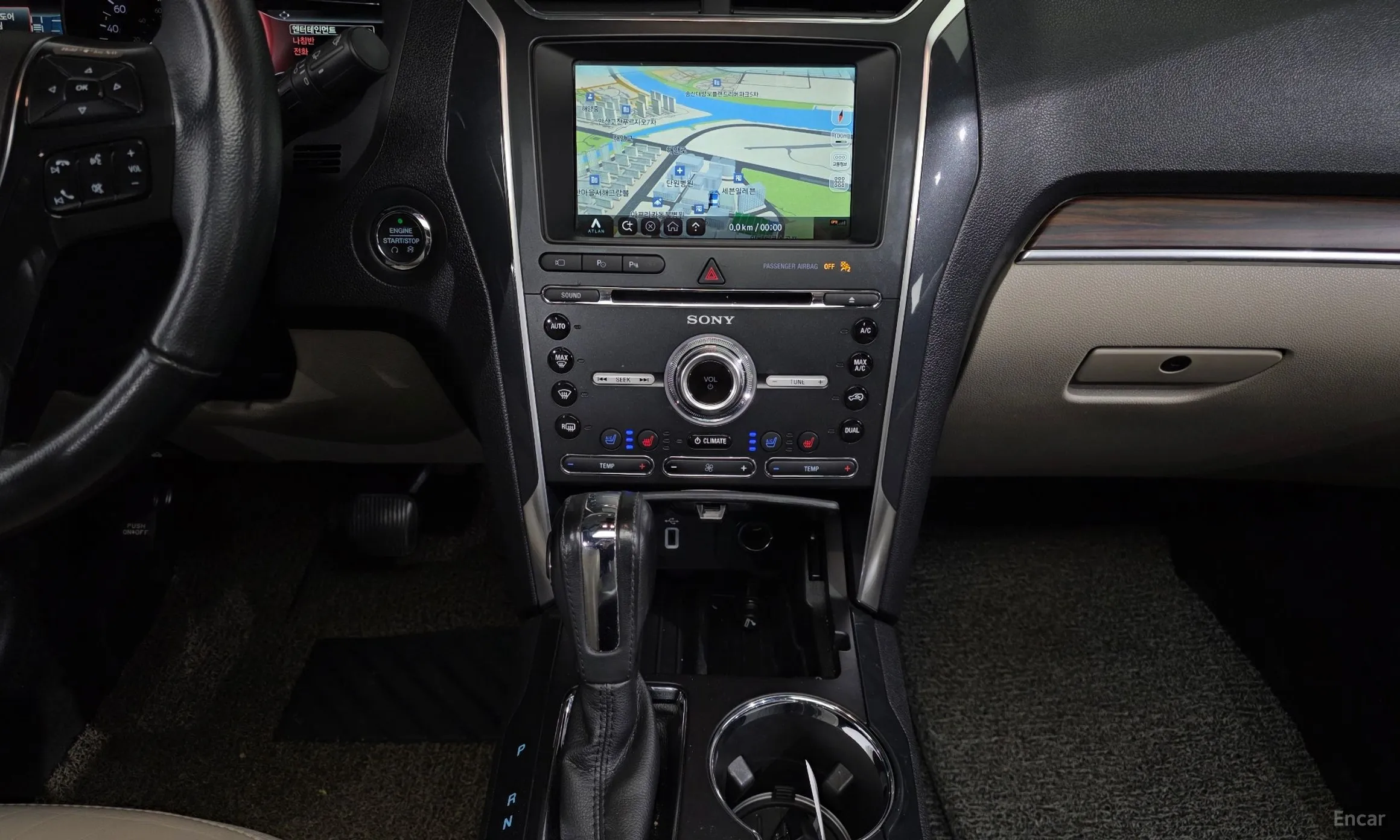 Ford Explorer превью 19