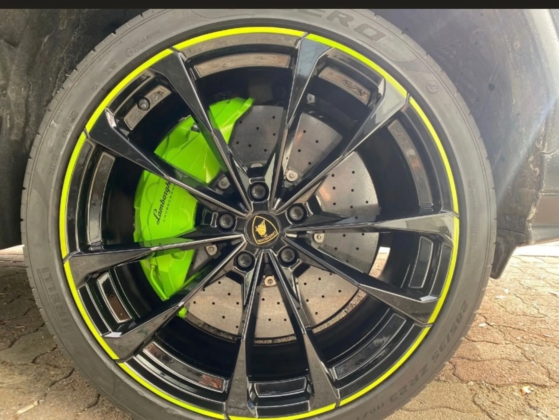 Lamborghini Urus превью 5
