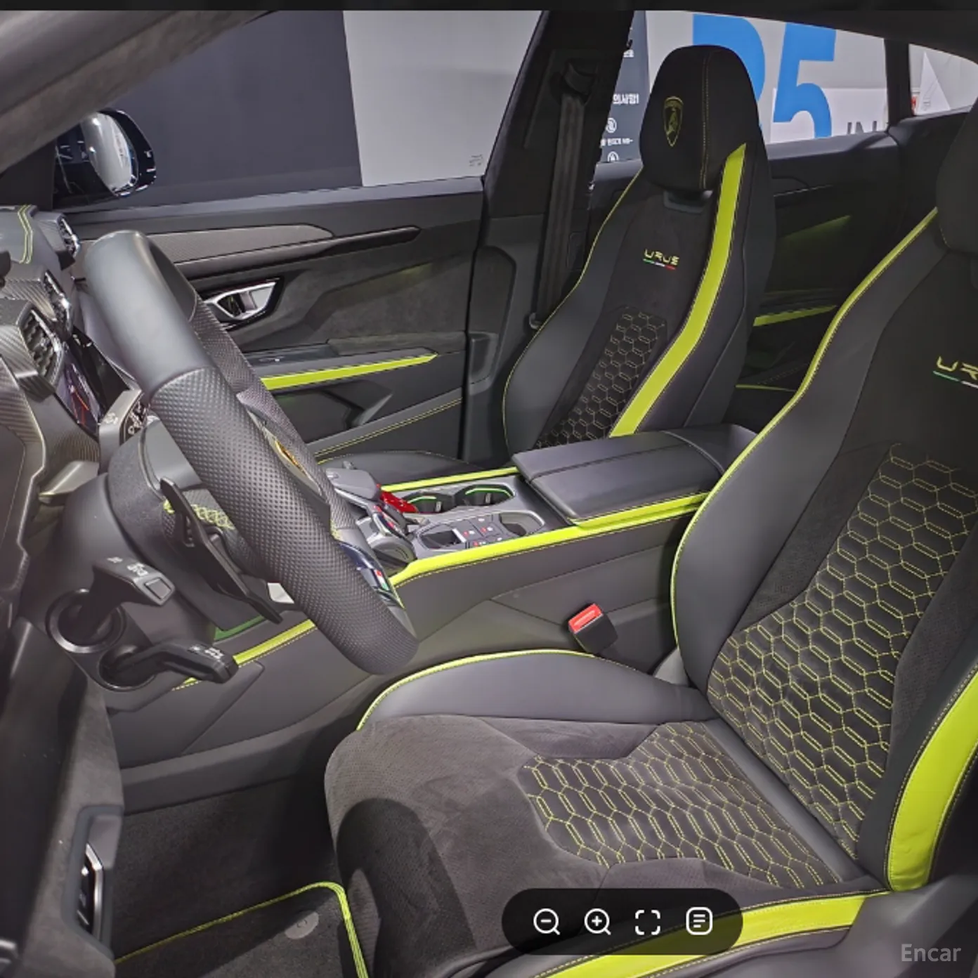 Lamborghini Urus превью 6