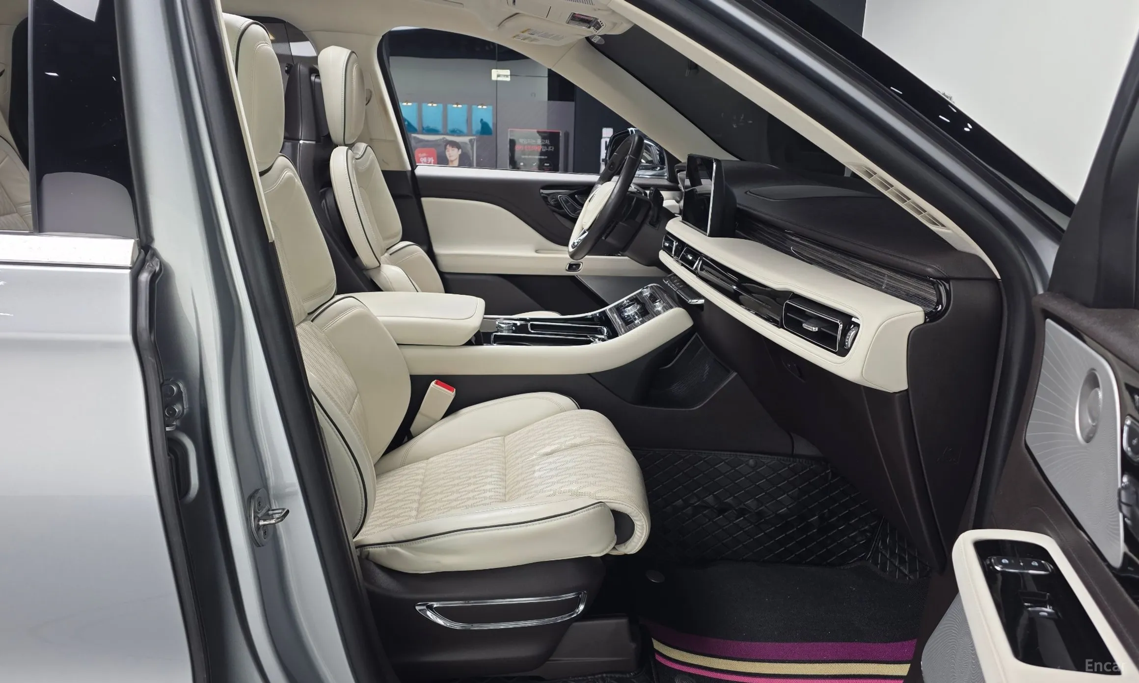 Lincoln Aviator 2nd Generation превью 11