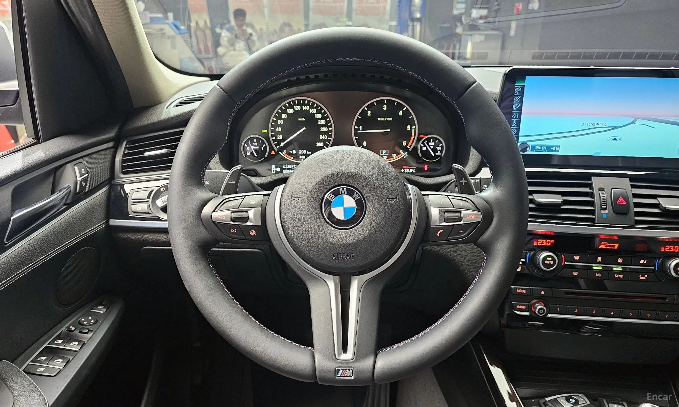 BMW X3 (F25) превью 13