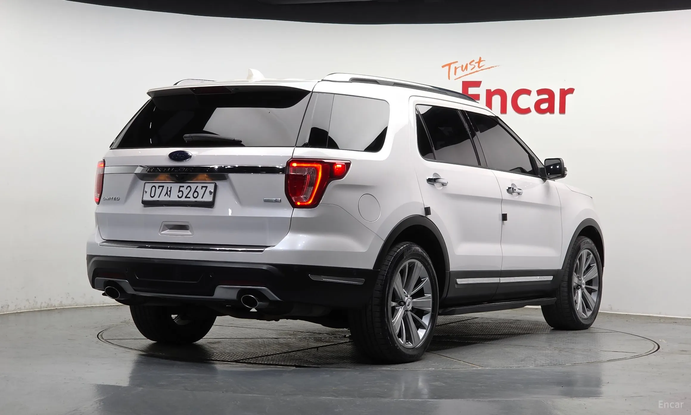 Ford Explorer превью 2