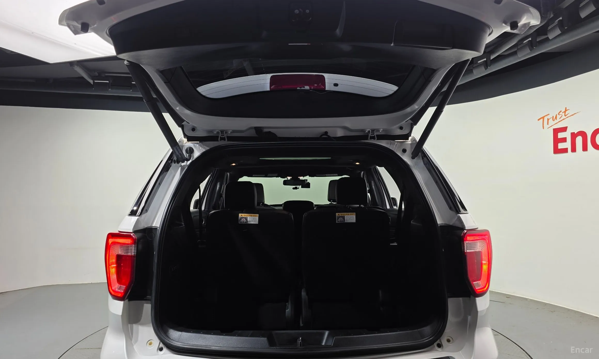 Ford Explorer превью 20