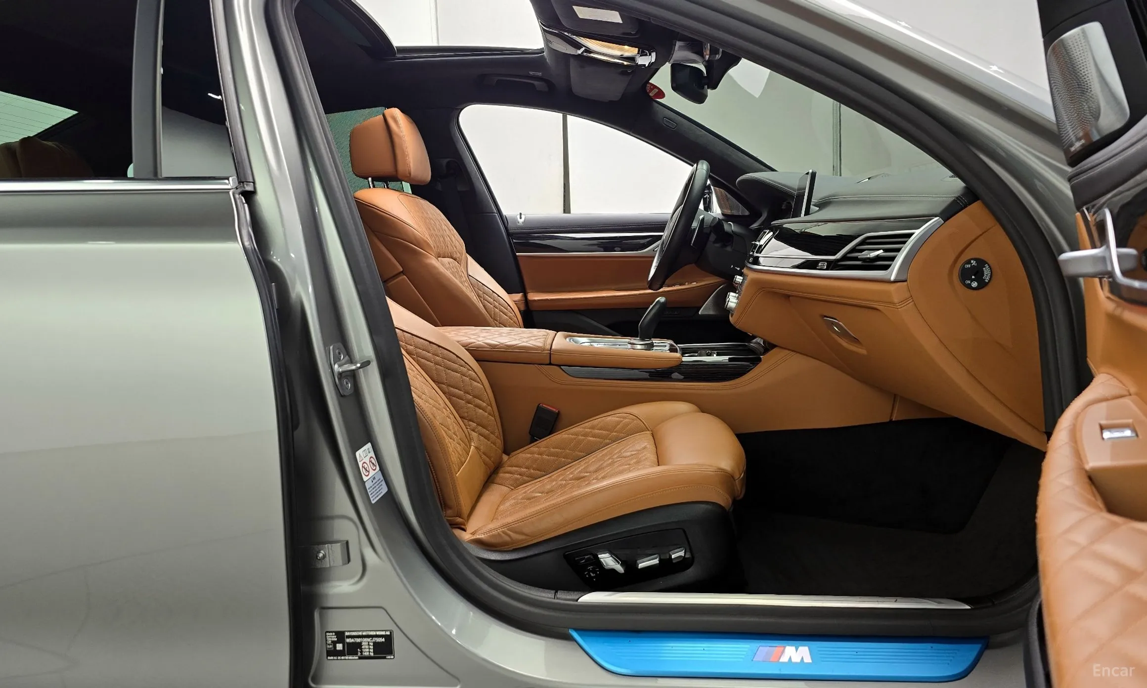 BMW 7 Series (G11) превью 11