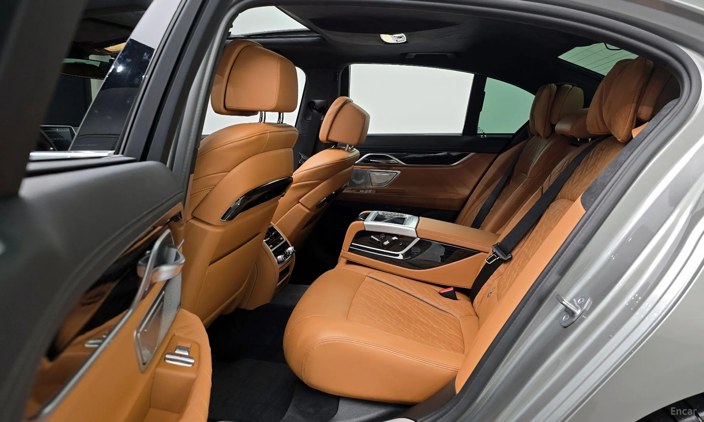 BMW 7 Series (G11) превью 12