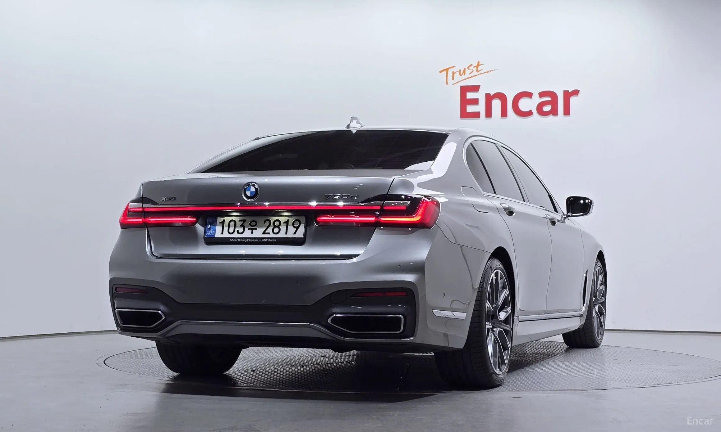 BMW 7 Series (G11) превью 2