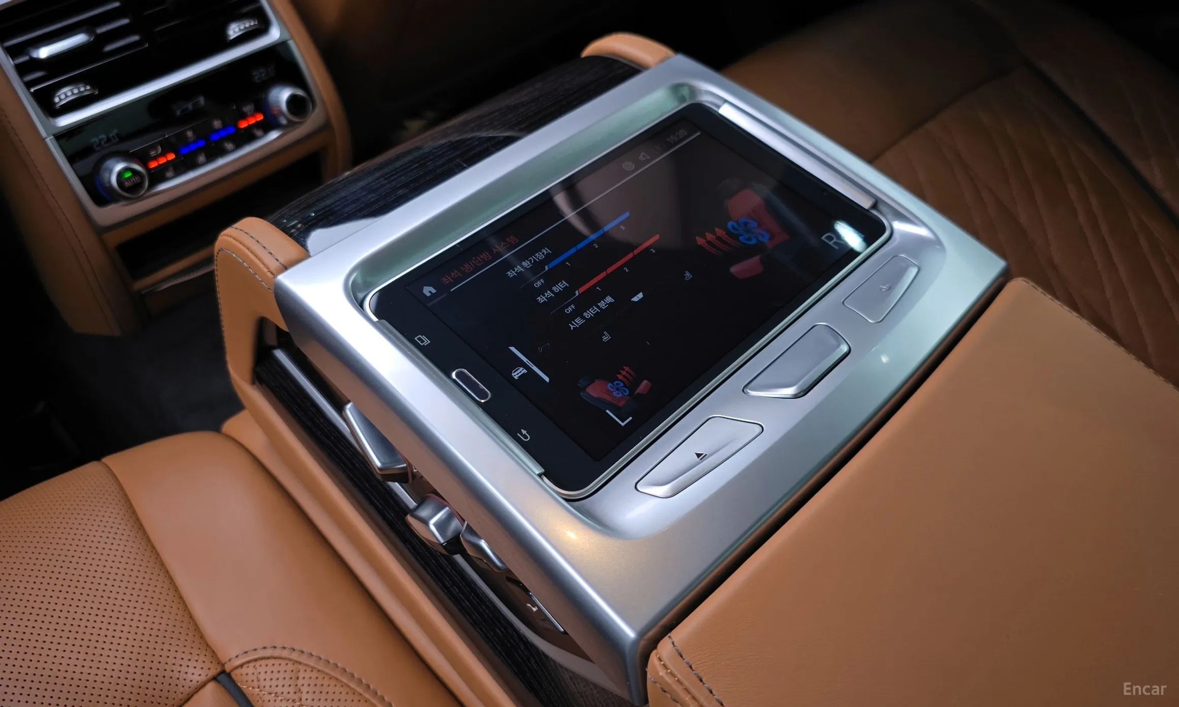 BMW 7 Series (G11) превью 17