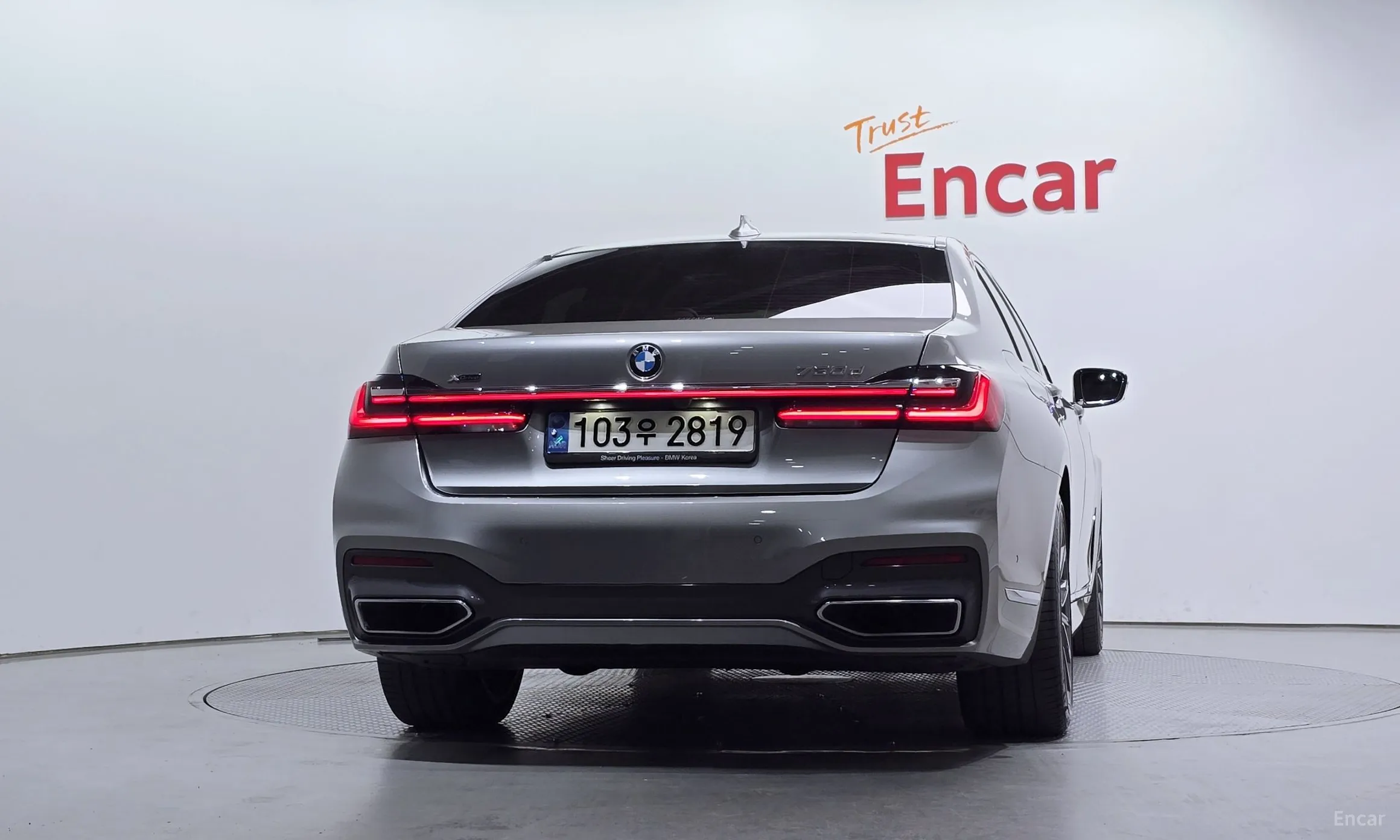 BMW 7 Series (G11) превью 4