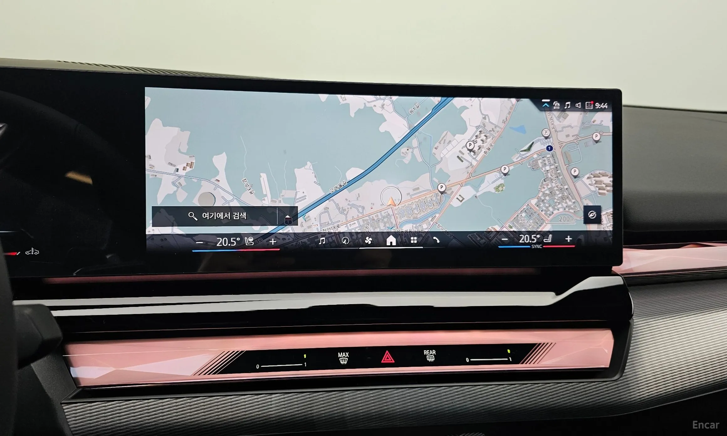 BMW 5 Series (G60) превью 19