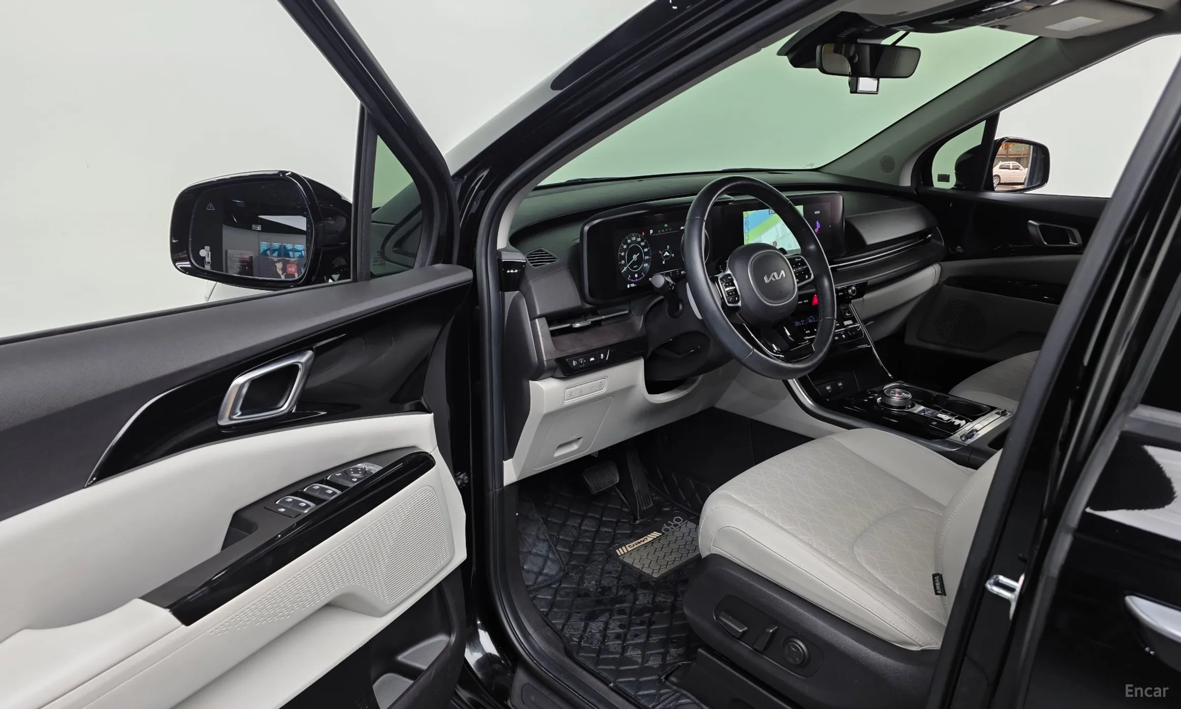 Kia Carnival Gen 4 превью 10
