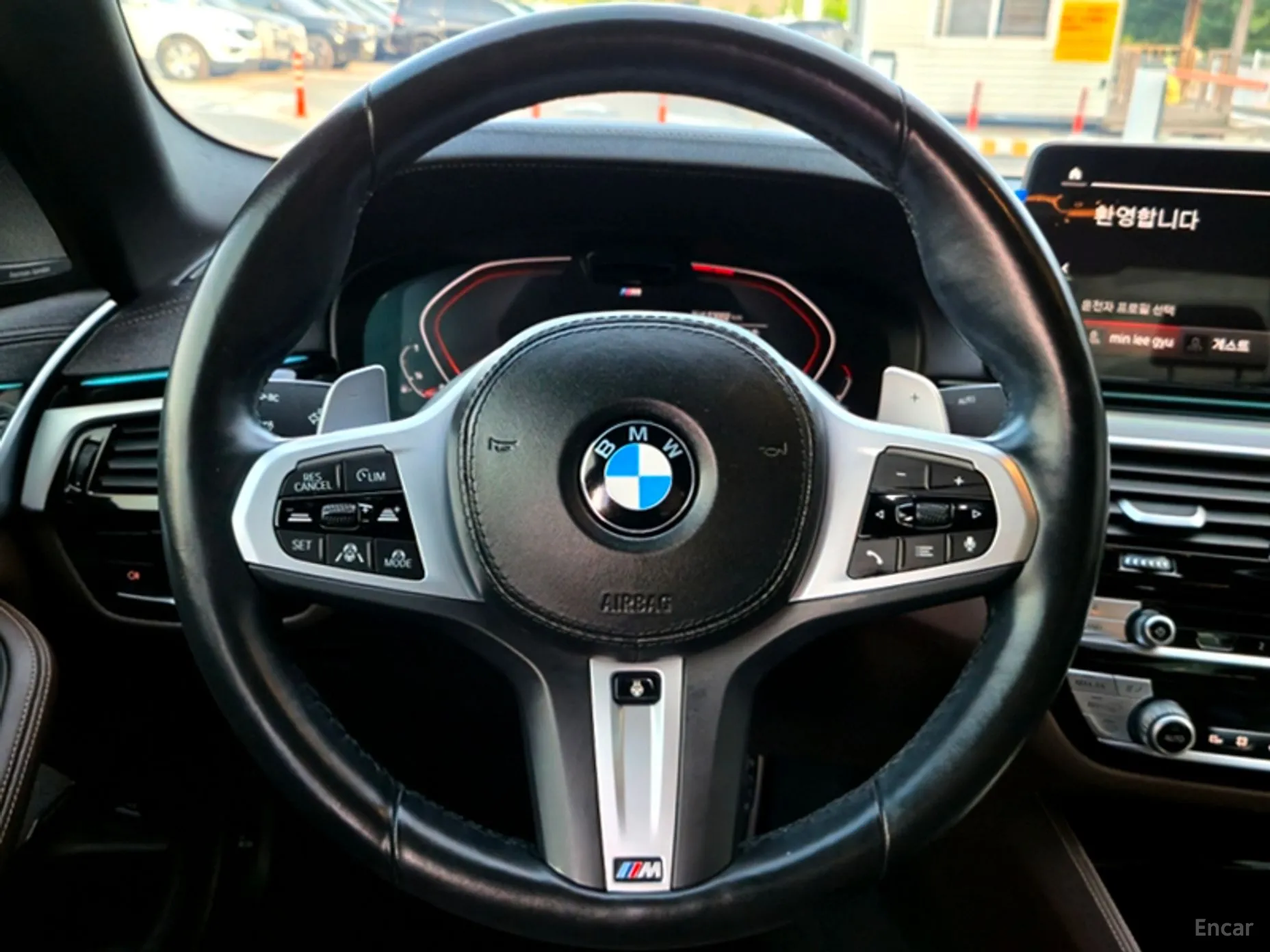 BMW 5 Series (G30) превью 11