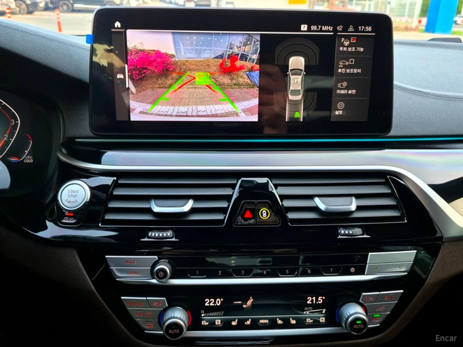 BMW 5 Series (G30) превью 14