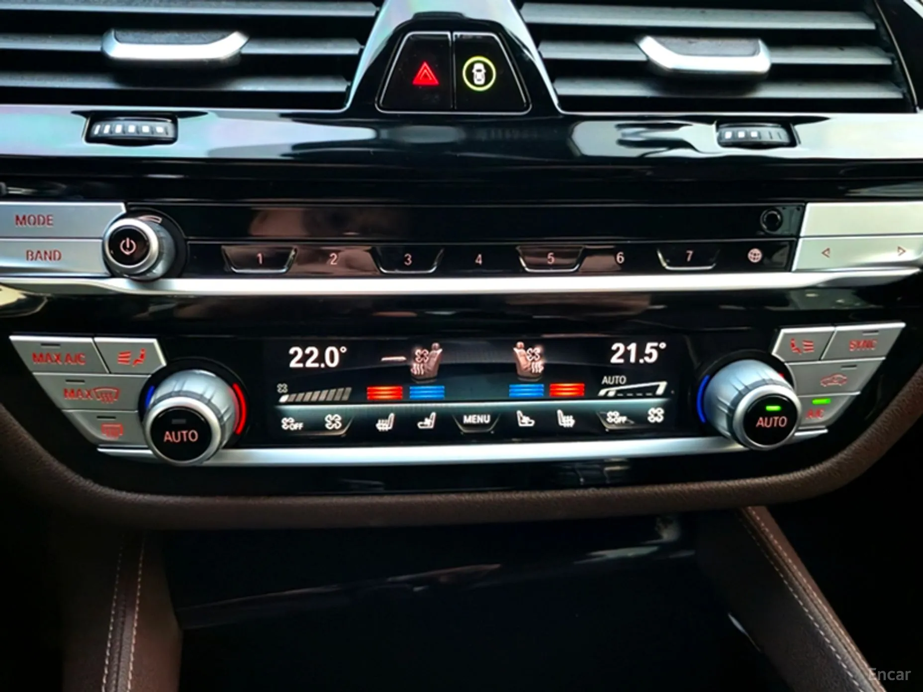 BMW 5 Series (G30) превью 15