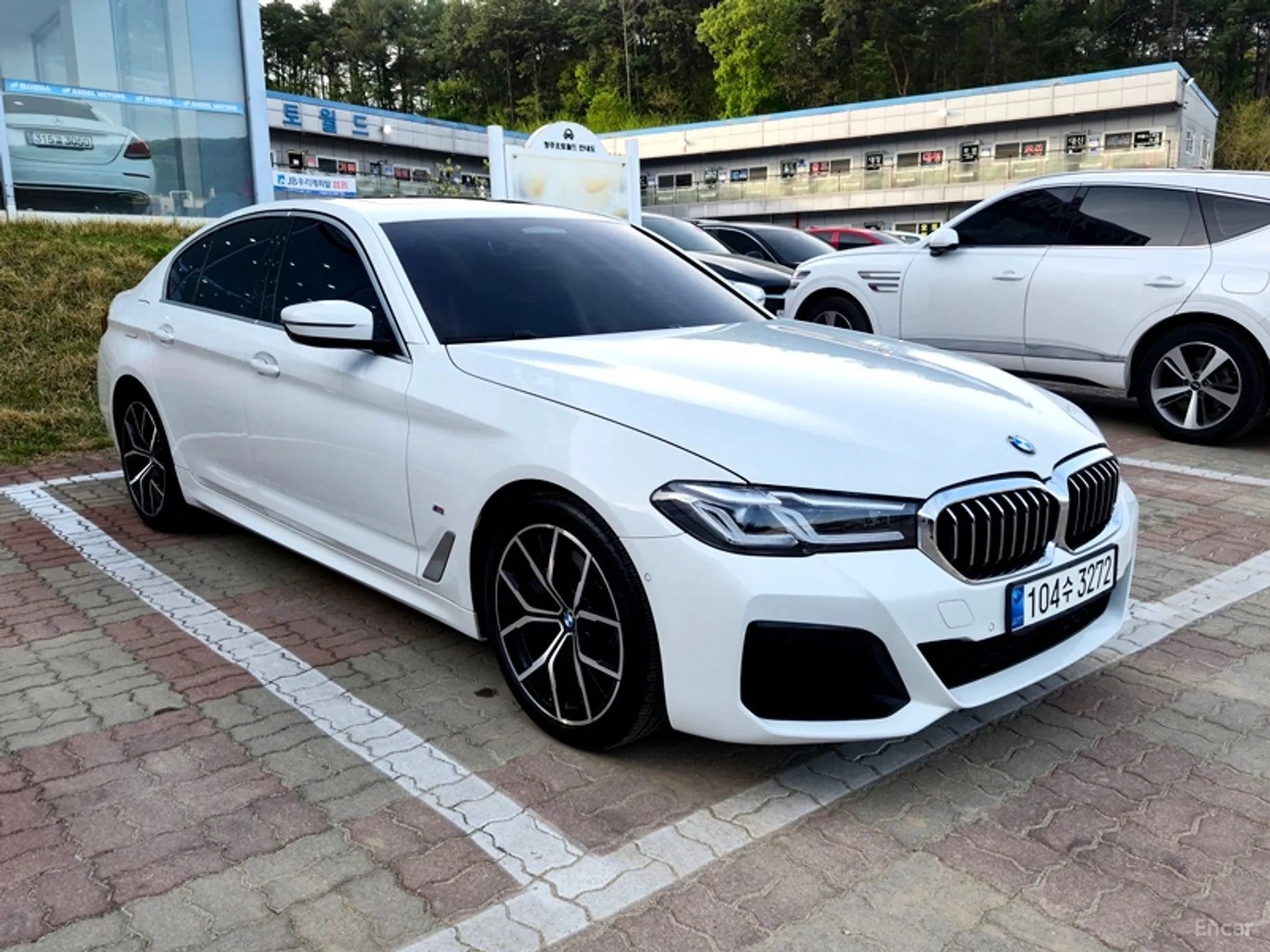 BMW 5 Series (G30) превью 3
