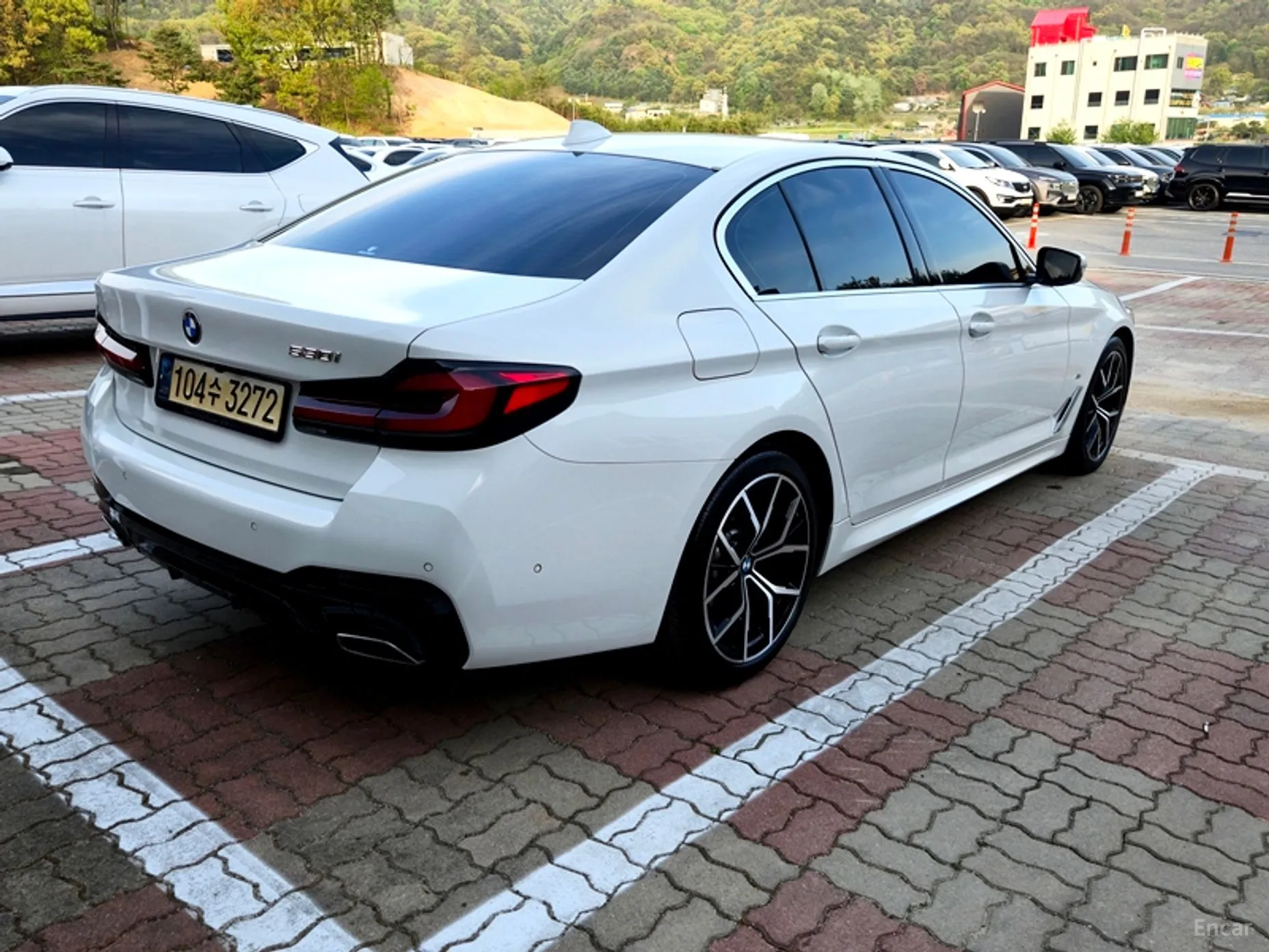 BMW 5 Series (G30) превью 4