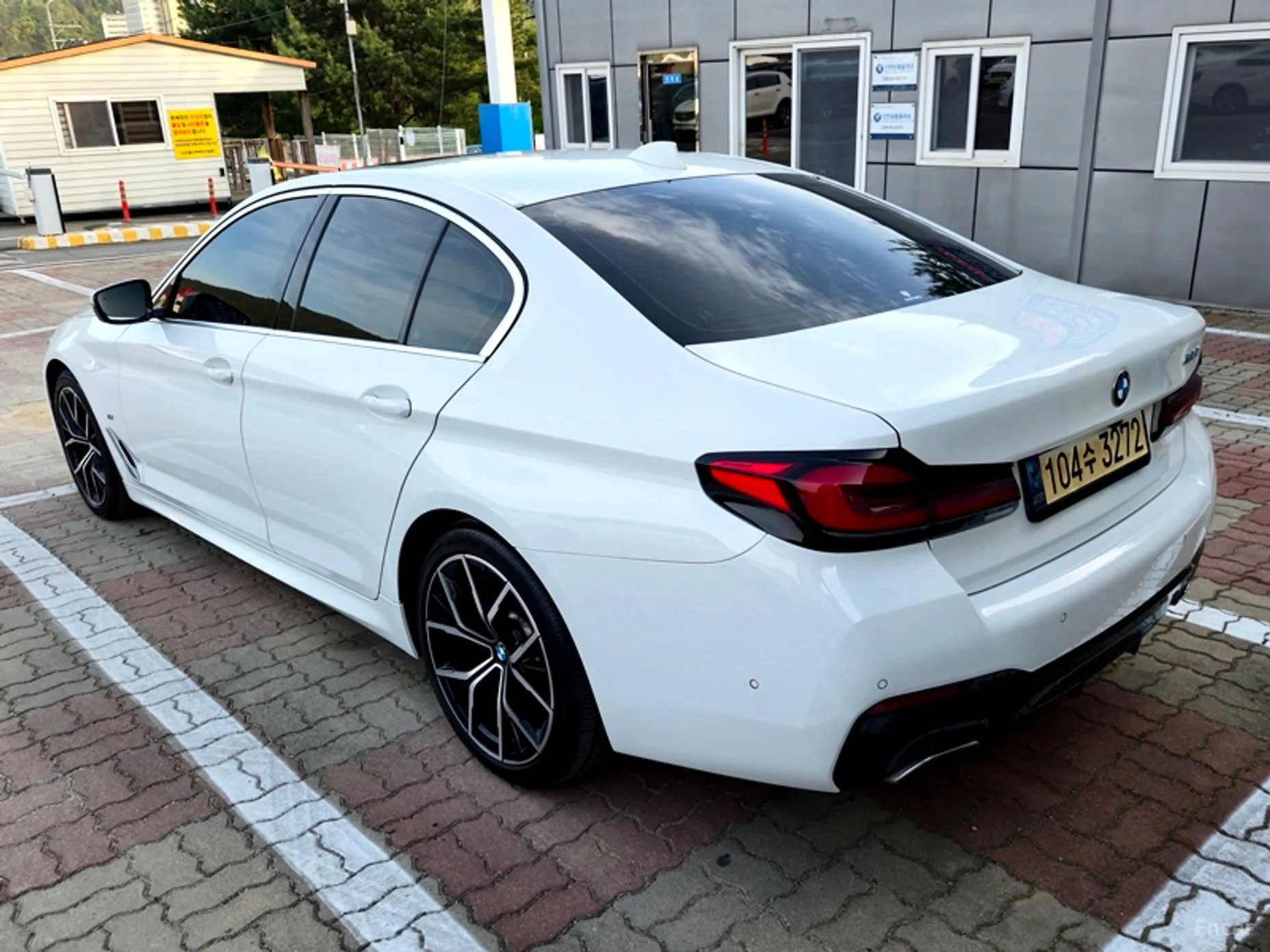 BMW 5 Series (G30) превью 6