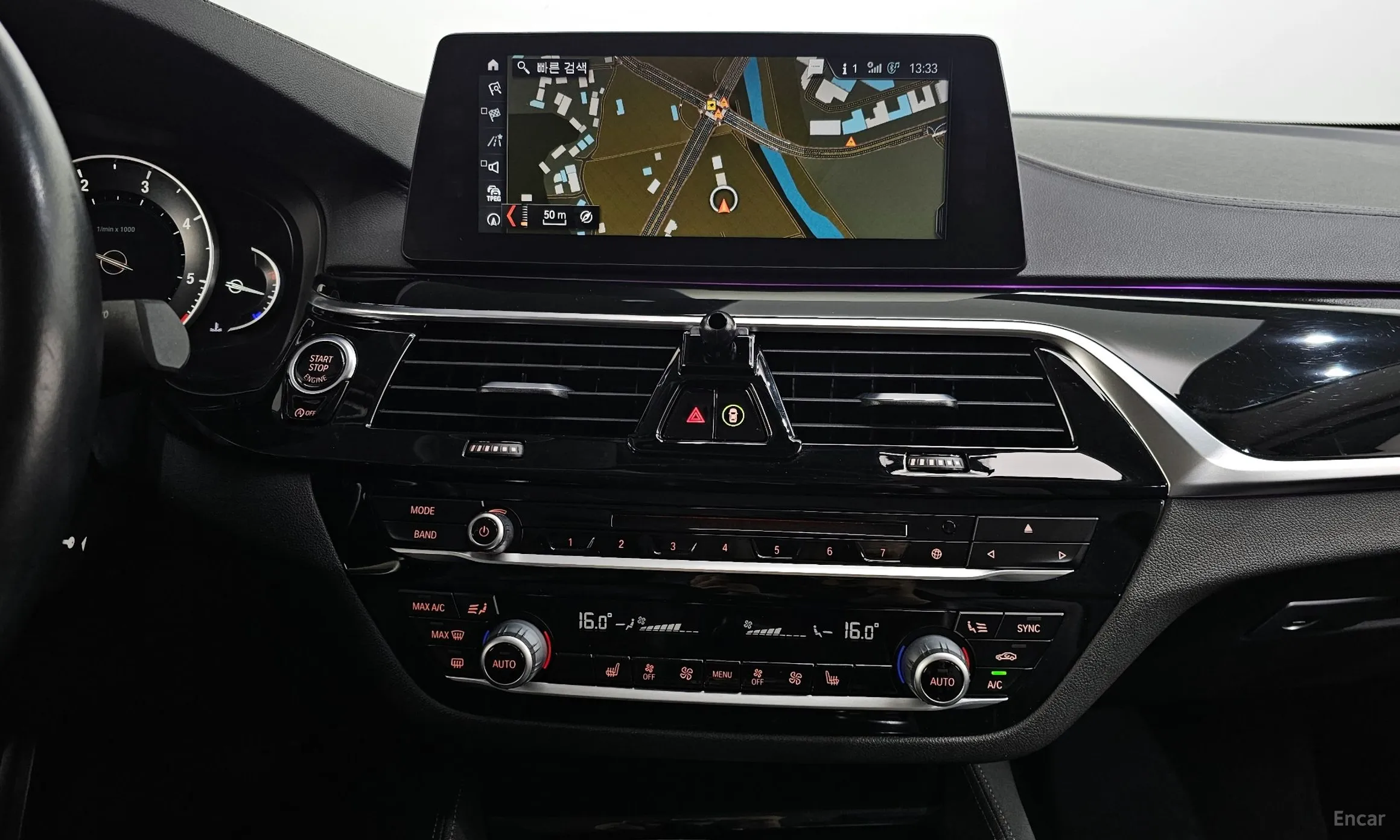BMW 5 Series (G30) превью 14