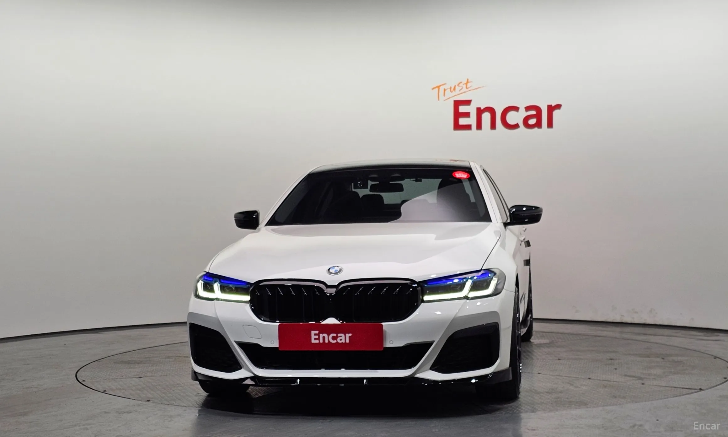 BMW 5 Series (G30) превью 3
