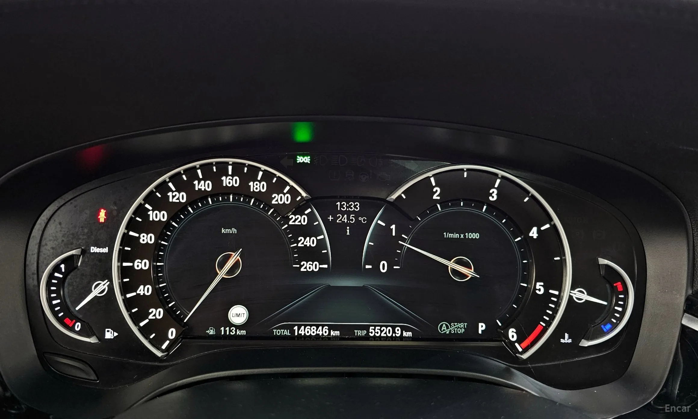 BMW 5 Series (G30) превью 8