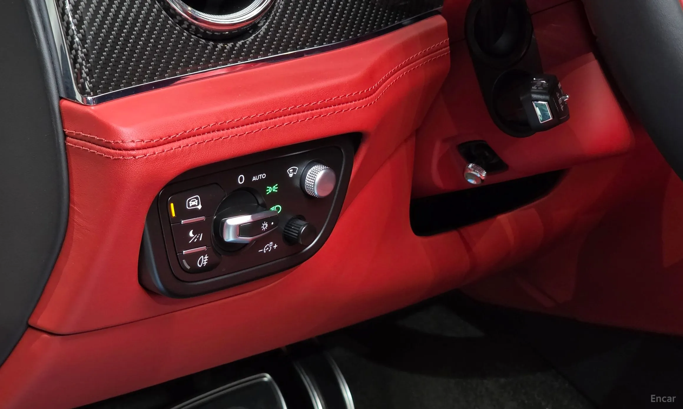 Bentley Bentayga превью 15