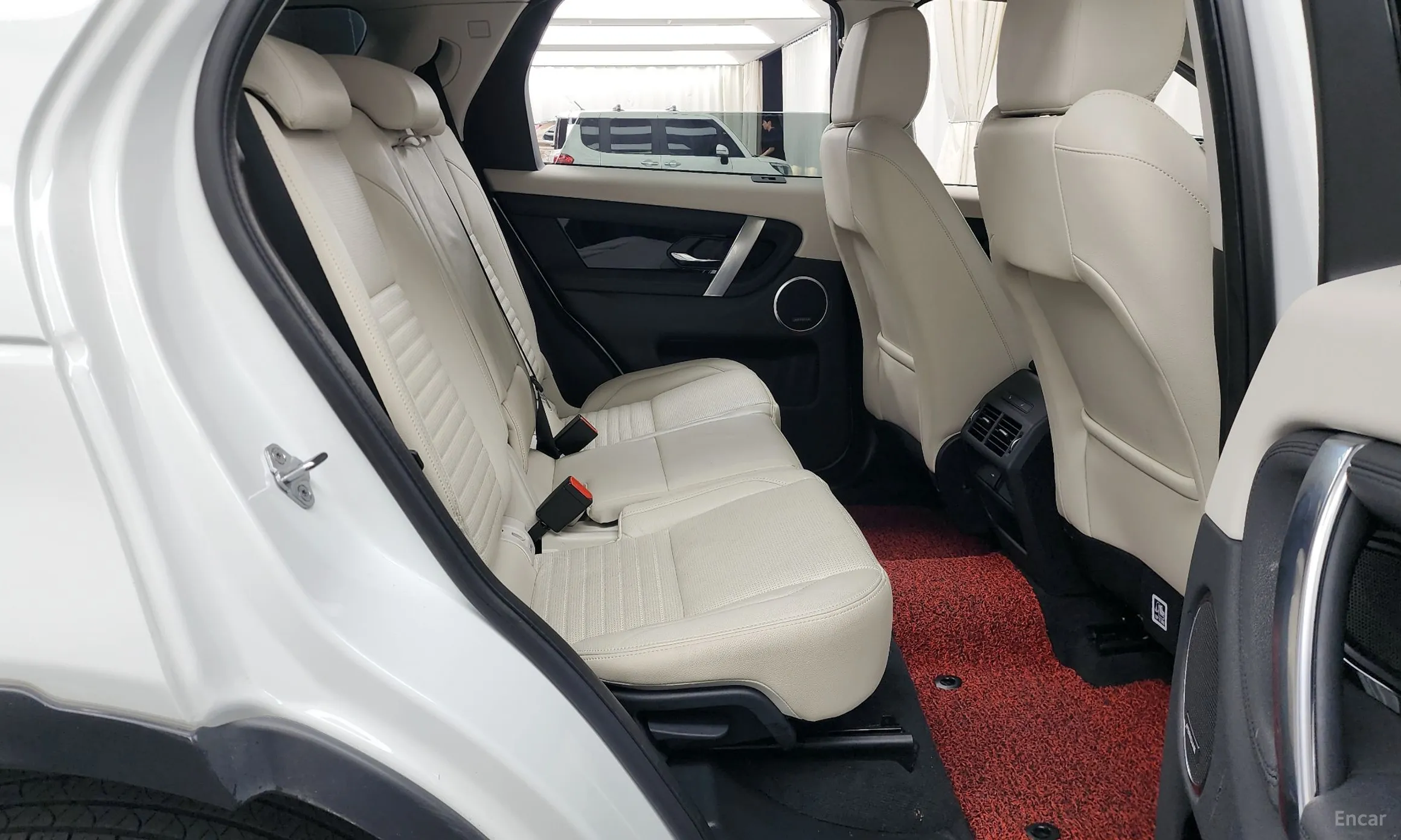 Land Rover Discovery Sports превью 12