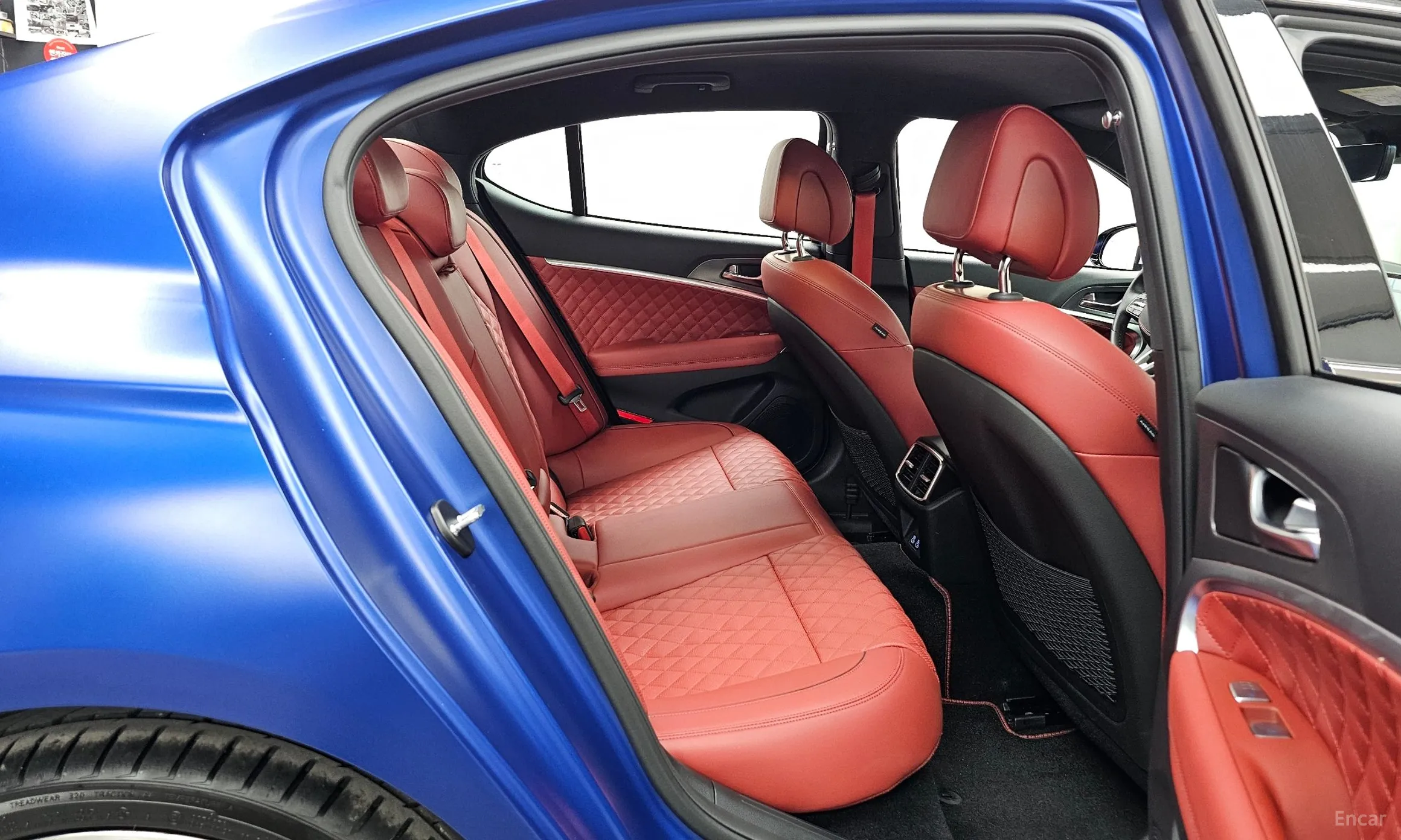 Genesis G70 превью 12