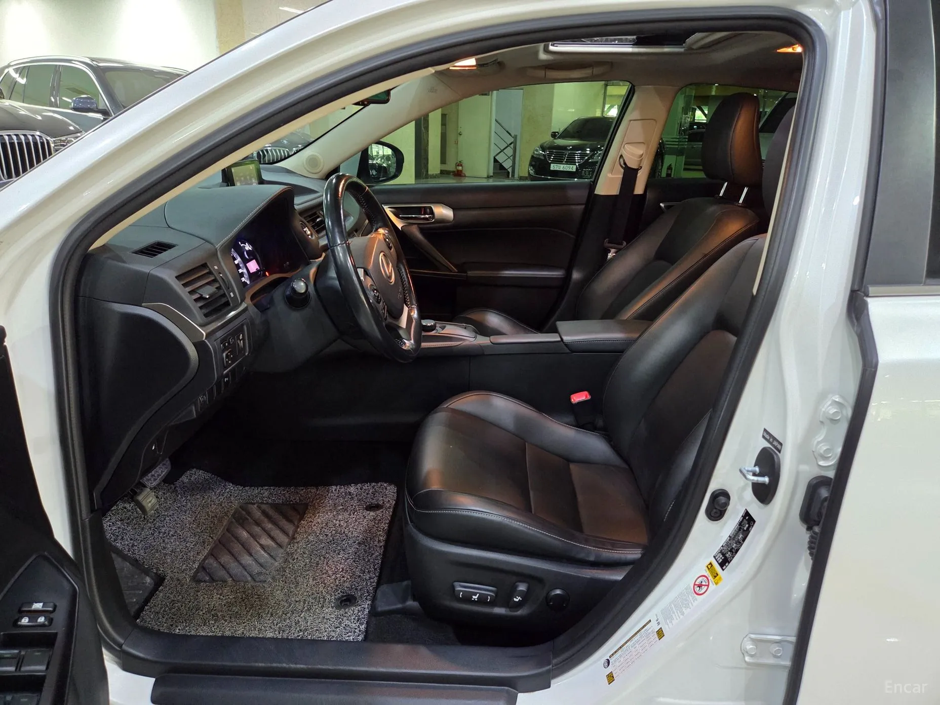 Lexus CT200h превью 6