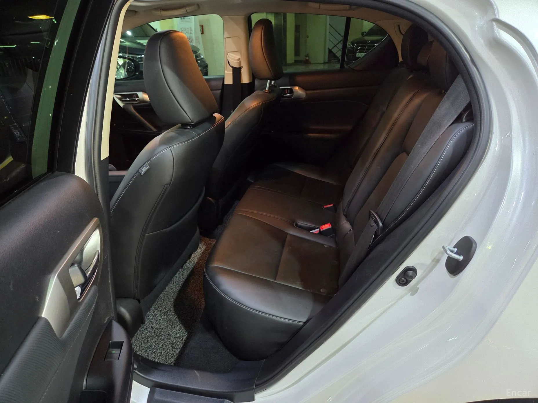 Lexus CT200h превью 7