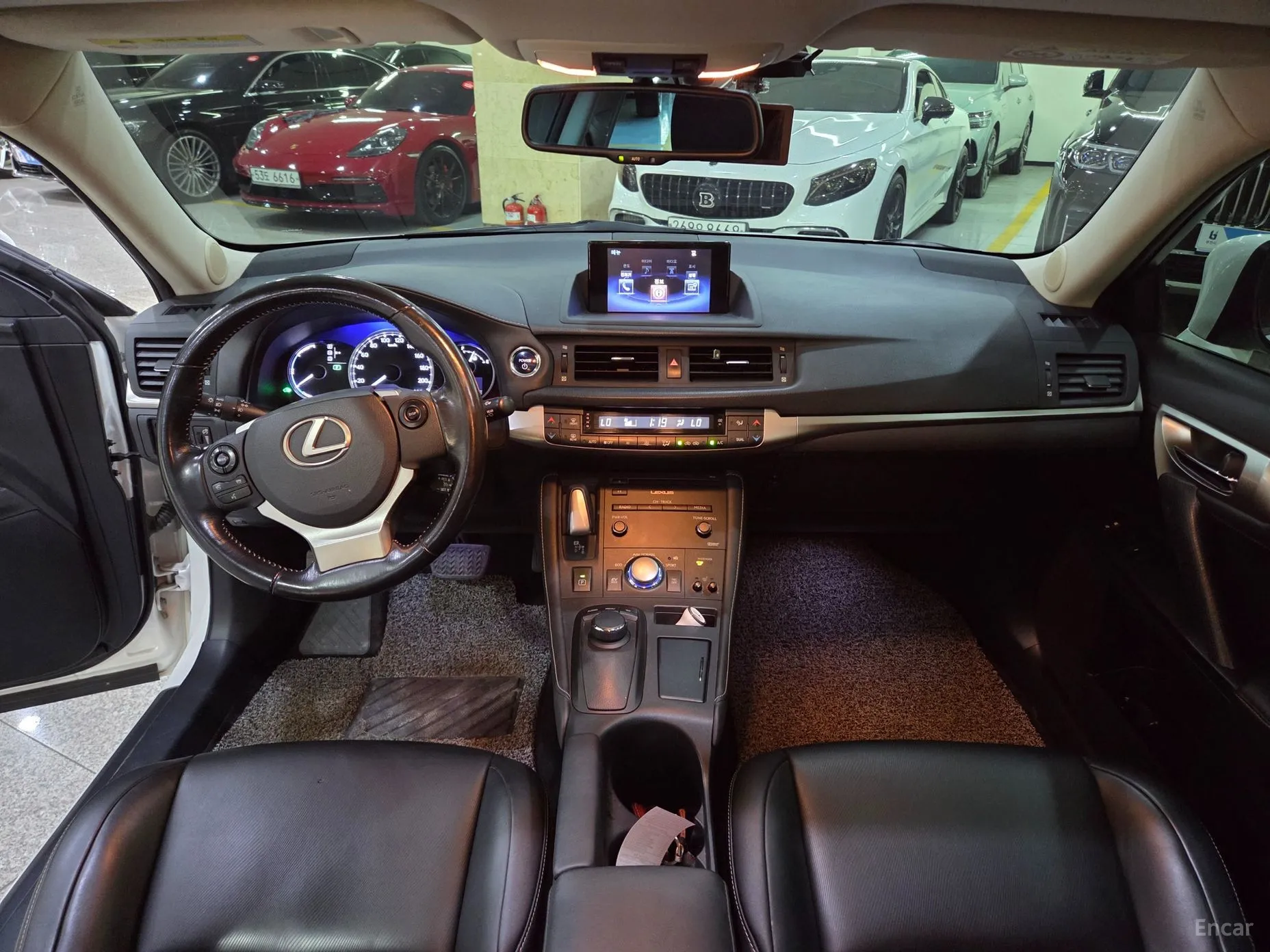 Lexus CT200h превью 8